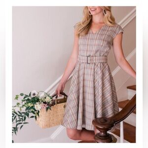 GAL MEETS GLAM Kelly Dress Woodland Plaid VNeck Size 6 Academia Spring READ*